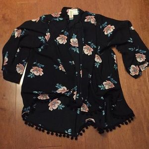 Black kimono Pom Pom top Mimi Chica brand nwot
